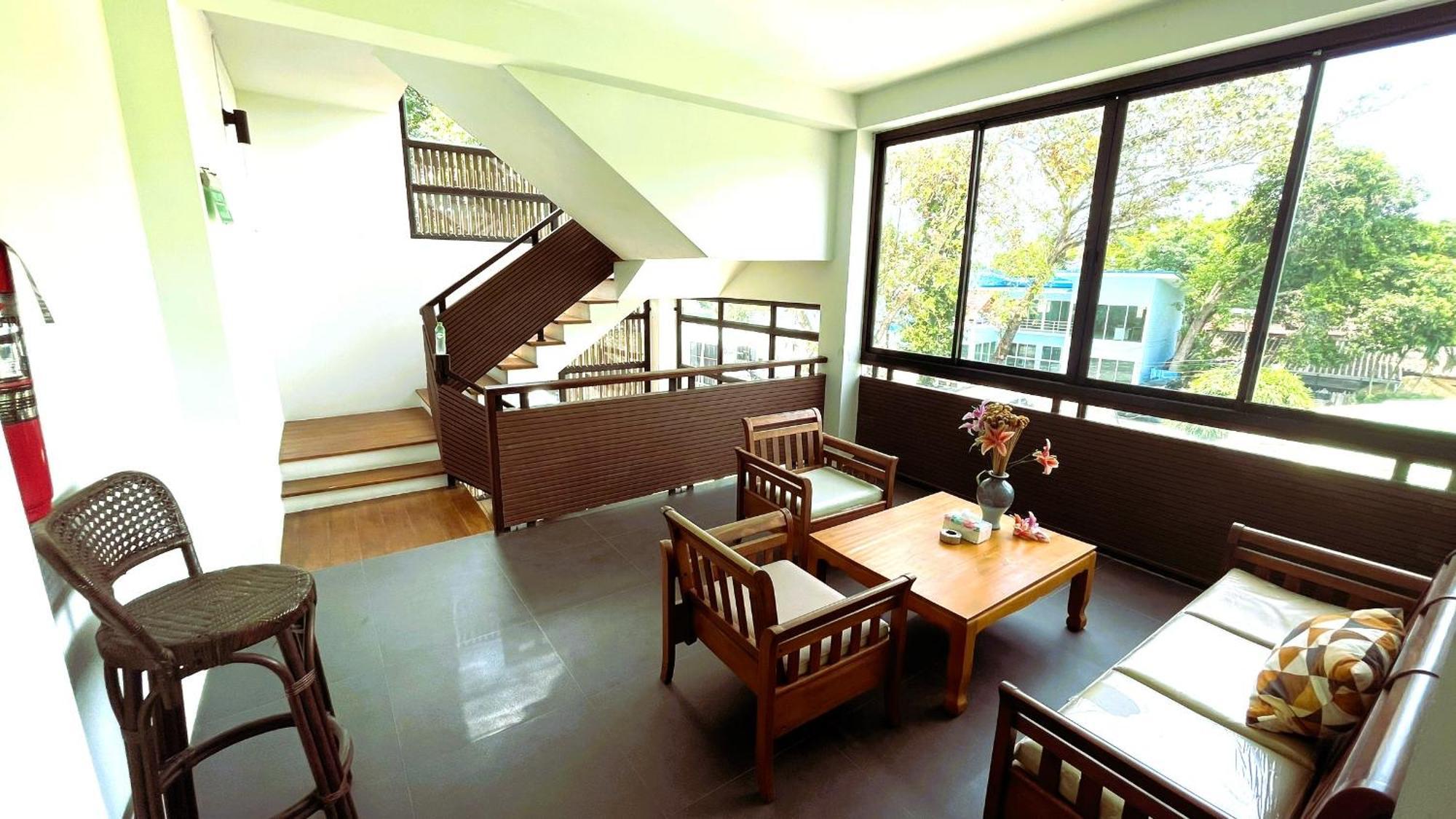 Rockstar Beach Apartments Bang Rak Beach  Bagian luar foto