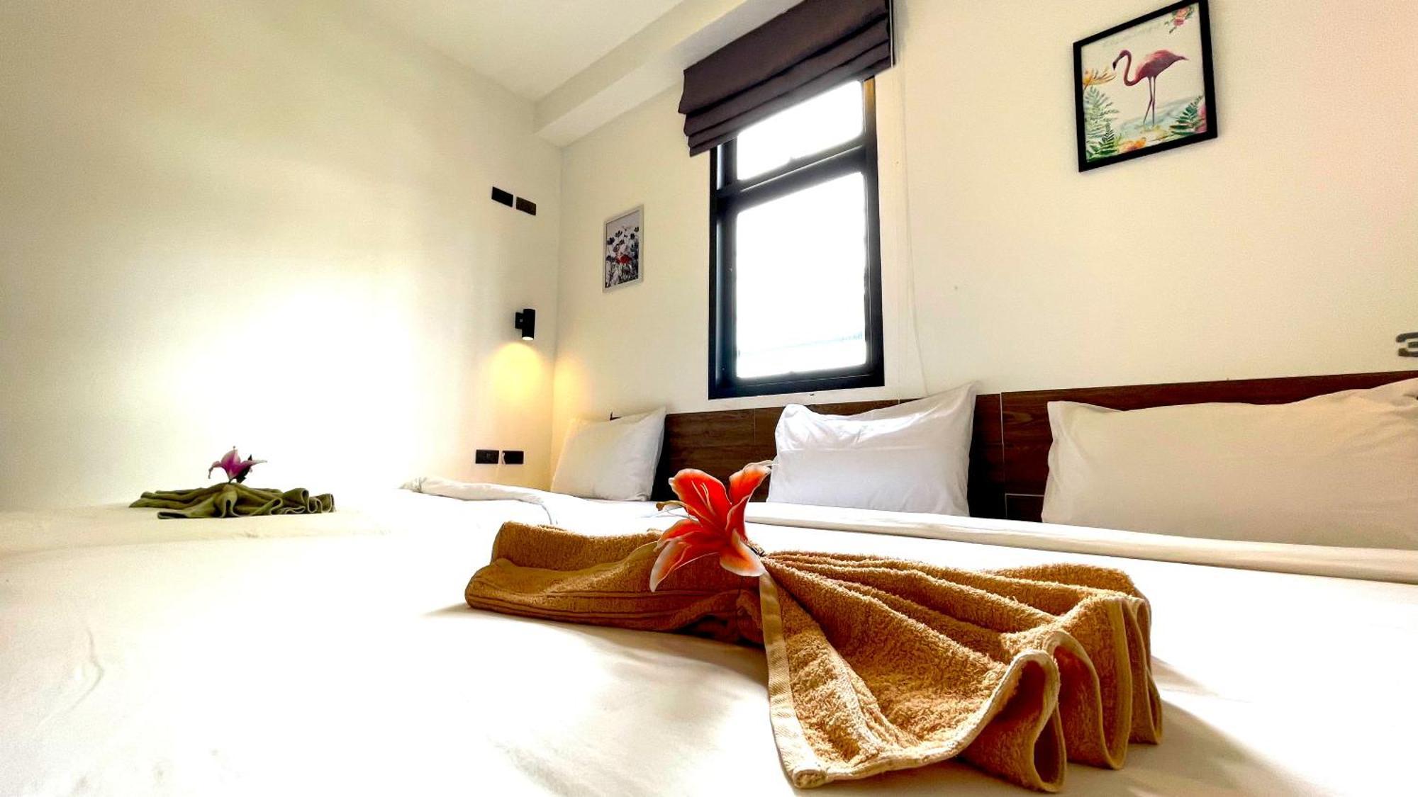 Rockstar Beach Apartments Bang Rak Beach  Bagian luar foto