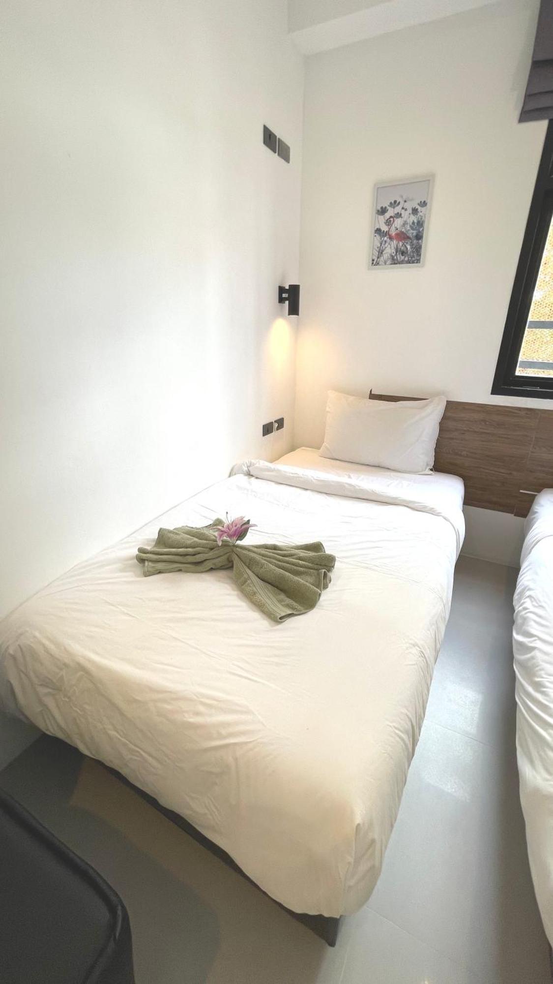 Rockstar Beach Apartments Bang Rak Beach  Bagian luar foto