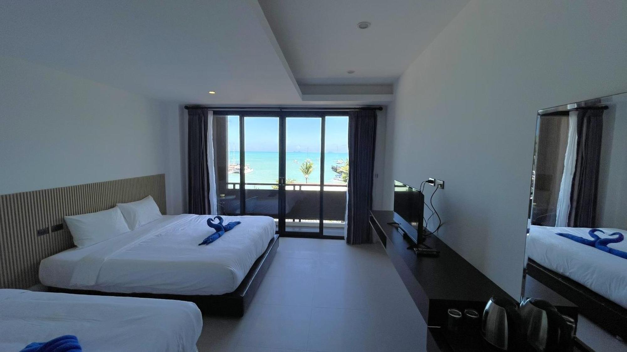Rockstar Beach Apartments Bang Rak Beach  Bagian luar foto